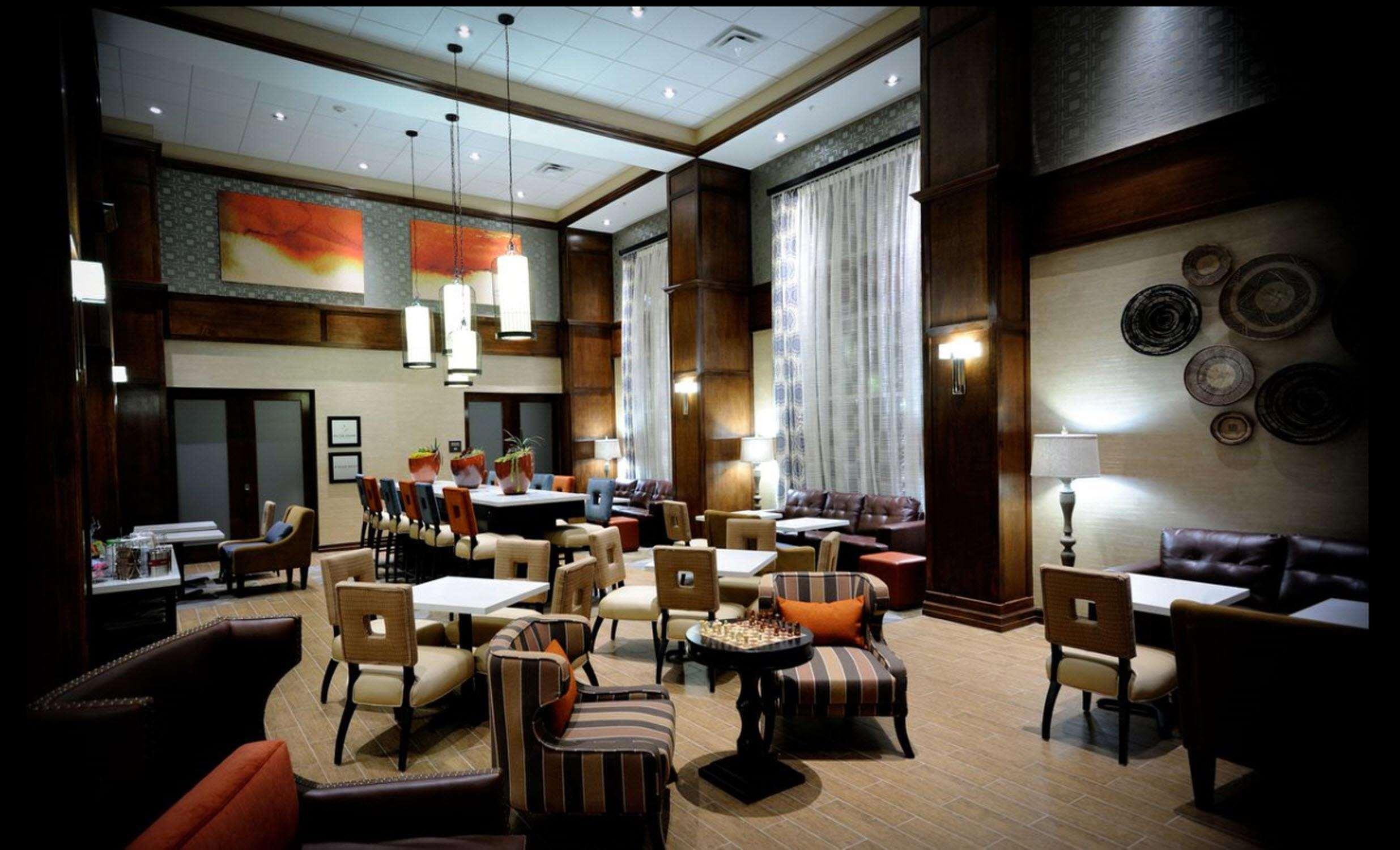 Hampton And Heights I-10 Hotel
