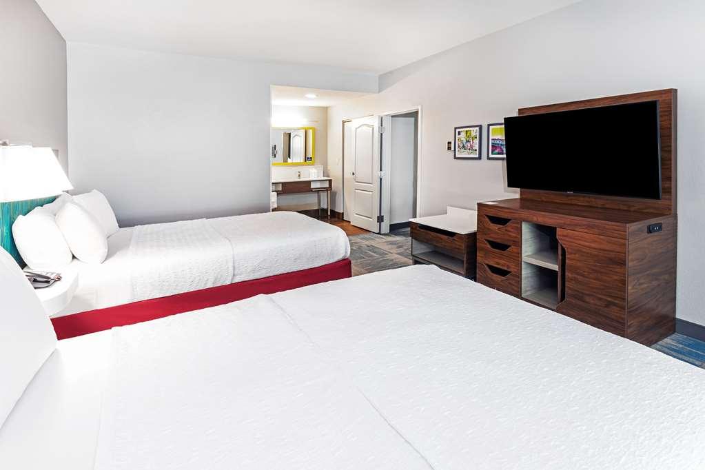 Hampton And Heights I-10 Hotel 3*