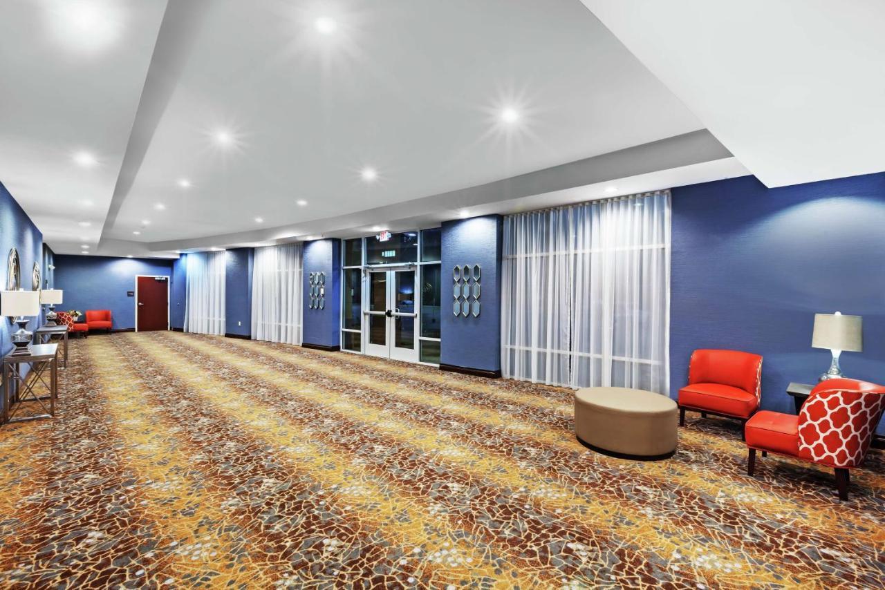 Hotel Hampton And Heights I-10