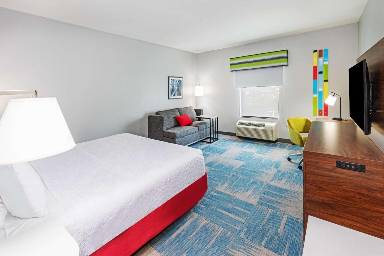 Hampton And Heights I-10 Hotel 3*